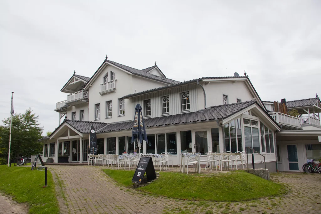 WEG-Verwaltung: Mehrfamilienhaus, 10 Wohneinheiten, 3 Gewerbeeinheiten